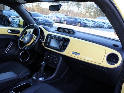 Used 2014 Volkswagen Beetle TDI image 14