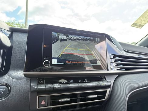 Used 2025 Toyota Camry SE FWD image 25