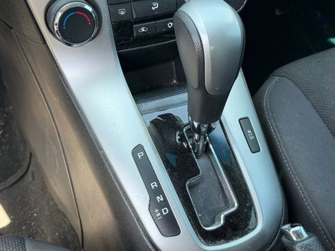 Used 2016 Chevrolet Cruze LT FWD image 6