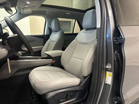 New 2026 Ford Explorer Active w/ Active Comfort Package AWD/4WD image 3
