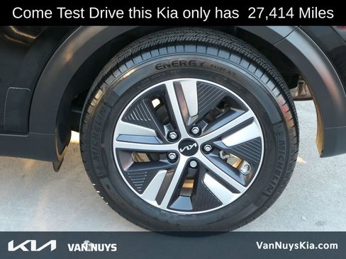 Used 2022 Kia Niro LXS image 9