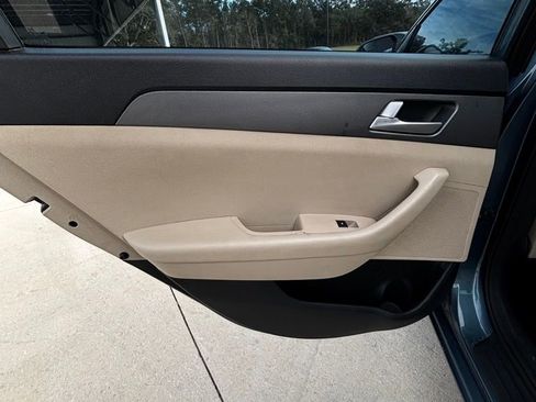 Used 2015 Hyundai Sonata SE image 12