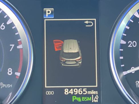 Used 2017 Toyota Highlander Limited image 38