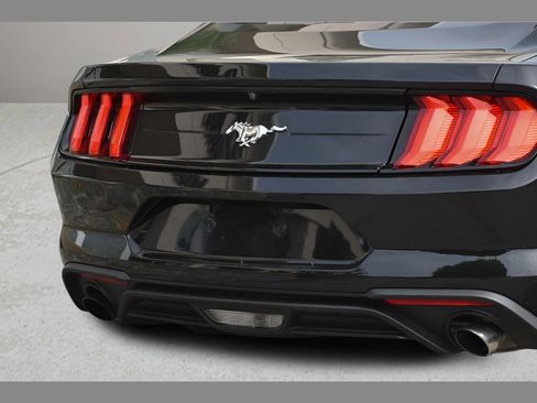 Used 2020 Ford Mustang Coupe RWD image 25