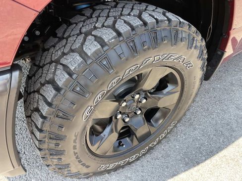 Used 2025 RAM 1500 Warlock AWD/4WD image 36