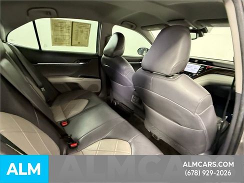 Used 2019 Toyota Camry XLE image 40