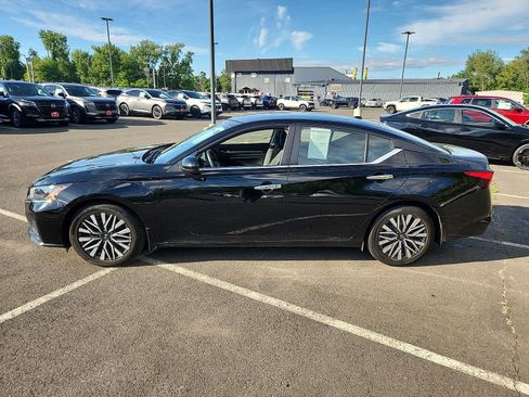 Certified 2023 Nissan Altima 2.5 SV FWD image 7
