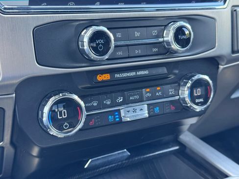 Used 2022 Ford F350 Platinum AWD/4WD image 15