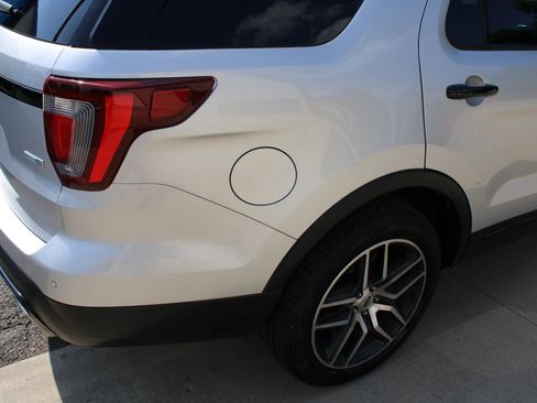 Used 2017 Ford Explorer Sport w/ Equipment Group 401A AWD/4WD image 9