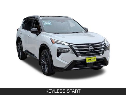 Used 2024 Nissan Rogue Platinum FWD image 2