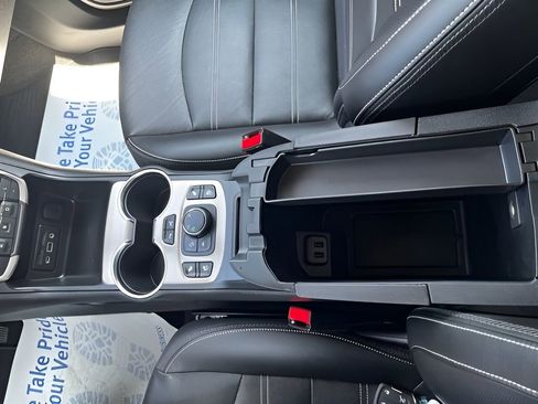 Used 2023 GMC Terrain Denali image 35