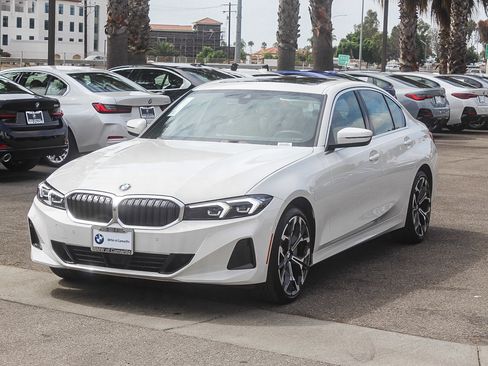 Certified 2025 BMW 330i Sedan image 3