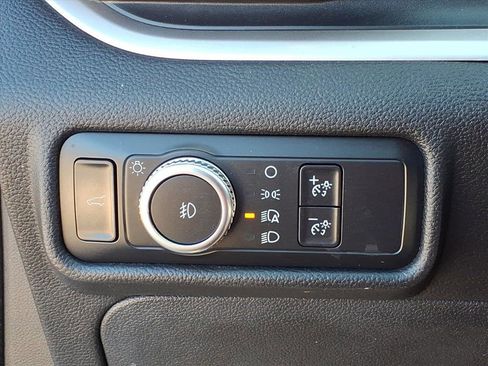 Certified 2020 Ford Explorer XLT w/ Equipment Group 202A image 17