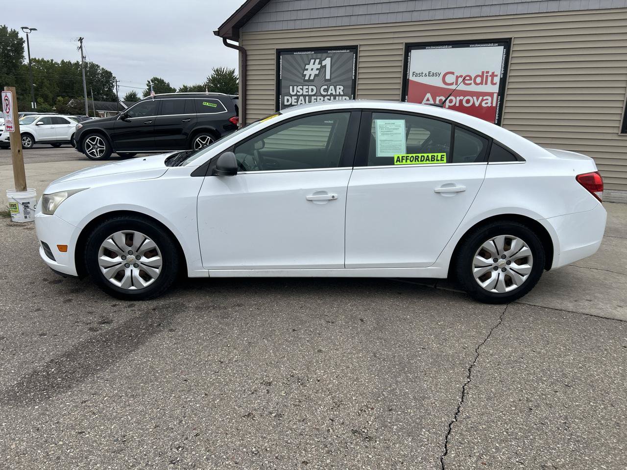 Used 2012 Chevrolet Cruze LS w/ Connectivity Package FWD image 8
