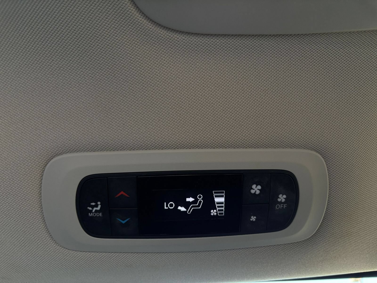 Used 2023 Chrysler Voyager LX FWD image 24
