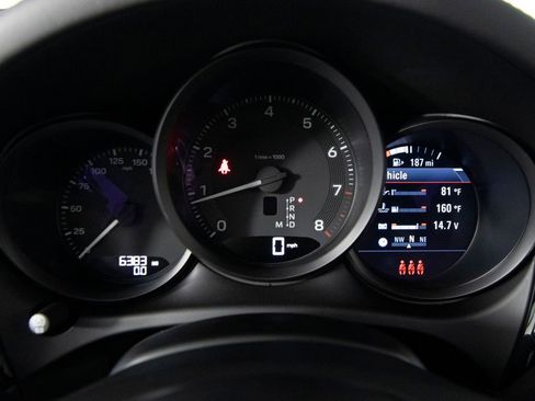 Certified 2025 Porsche Macan image 23