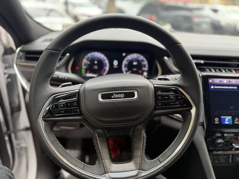 Used 2024 Jeep Grand Cherokee Overland image 22