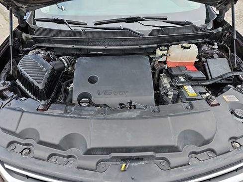 Used 2020 Chevrolet Traverse LT FWD image 37