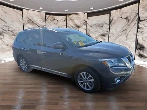 Used 2013 Nissan Pathfinder SL w/ SL Premium Pkg image 8