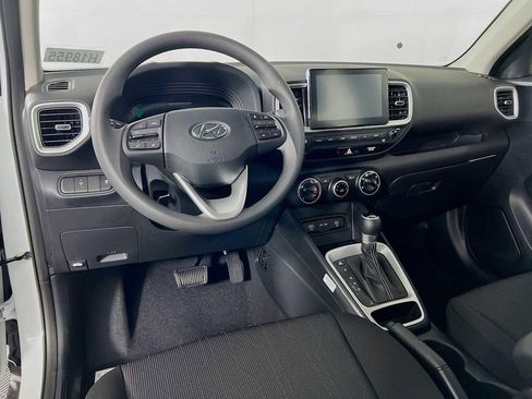 New 2026 Hyundai Venue SE FWD image 7