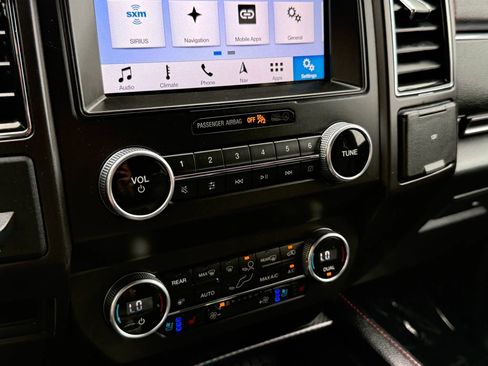Used 2019 Ford Expedition Limited w/ Equipment Group 303A AWD/4WD image 35