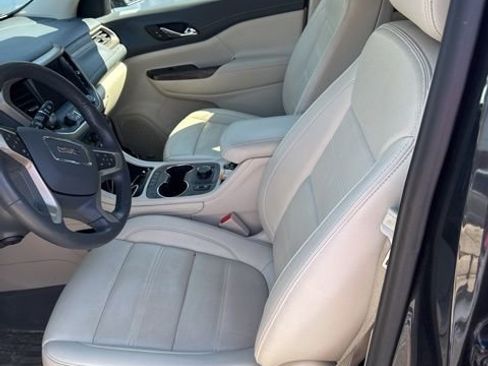 Used 2022 GMC Acadia Denali w/ Denali Technology Package image 1