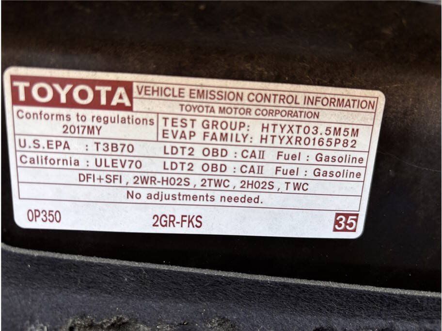 Used 2017 Toyota Sienna SE w/ SE Preferred Package FWD image 23