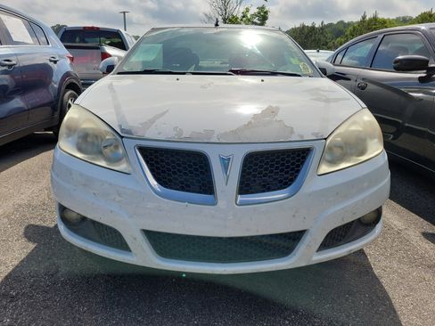 Used 2009 Pontiac G6 Sedan w/ Sport Package 2 FWD image 2
