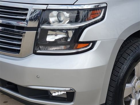 Used 2020 Chevrolet Suburban Premier image 23