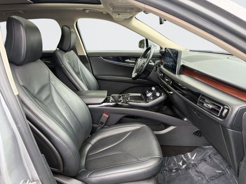 Used 2023 Lincoln Nautilus Reserve AWD/4WD image 30