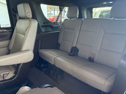 Used 2021 Chevrolet Suburban Z71 w/ Z71 Off-Road Package AWD/4WD image 16