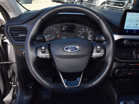 Used 2022 Ford Escape SE w/ SE Sport Appearance Package image 22
