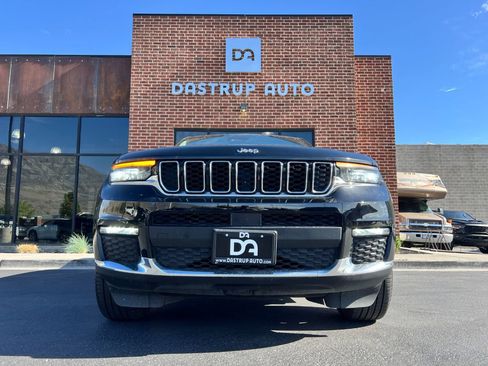 Used 2023 Jeep Grand Cherokee L Limited AWD/4WD image 2