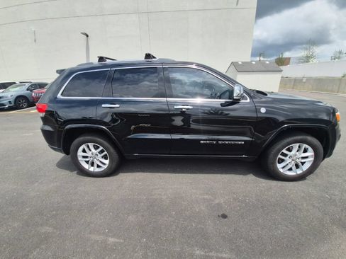 Used 2017 Jeep Grand Cherokee Overland w/ Jeep Active Safety Group AWD/4WD image 5