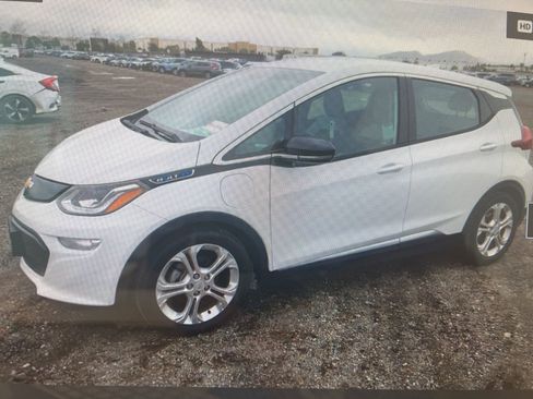 Used 2018 Chevrolet Bolt LT image 18