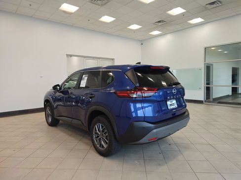 Used 2023 Nissan Rogue S AWD/4WD image 18