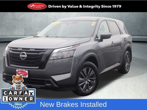 Used 2024 Nissan Pathfinder SV w/ Black Appearance Package AWD/4WD image 1