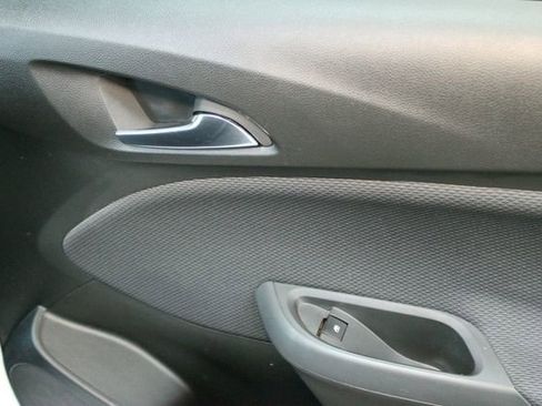 Used 2017 Chevrolet Cruze LT image 13