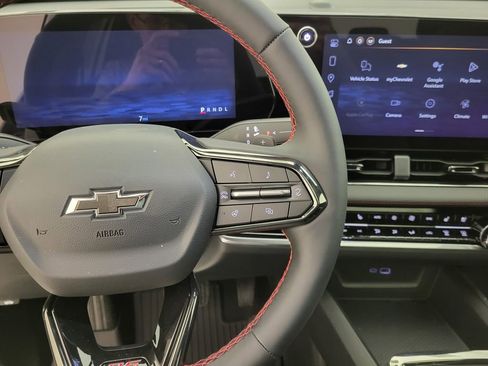 New 2026 Chevrolet Equinox RS w/ Convenience Package III FWD image 7