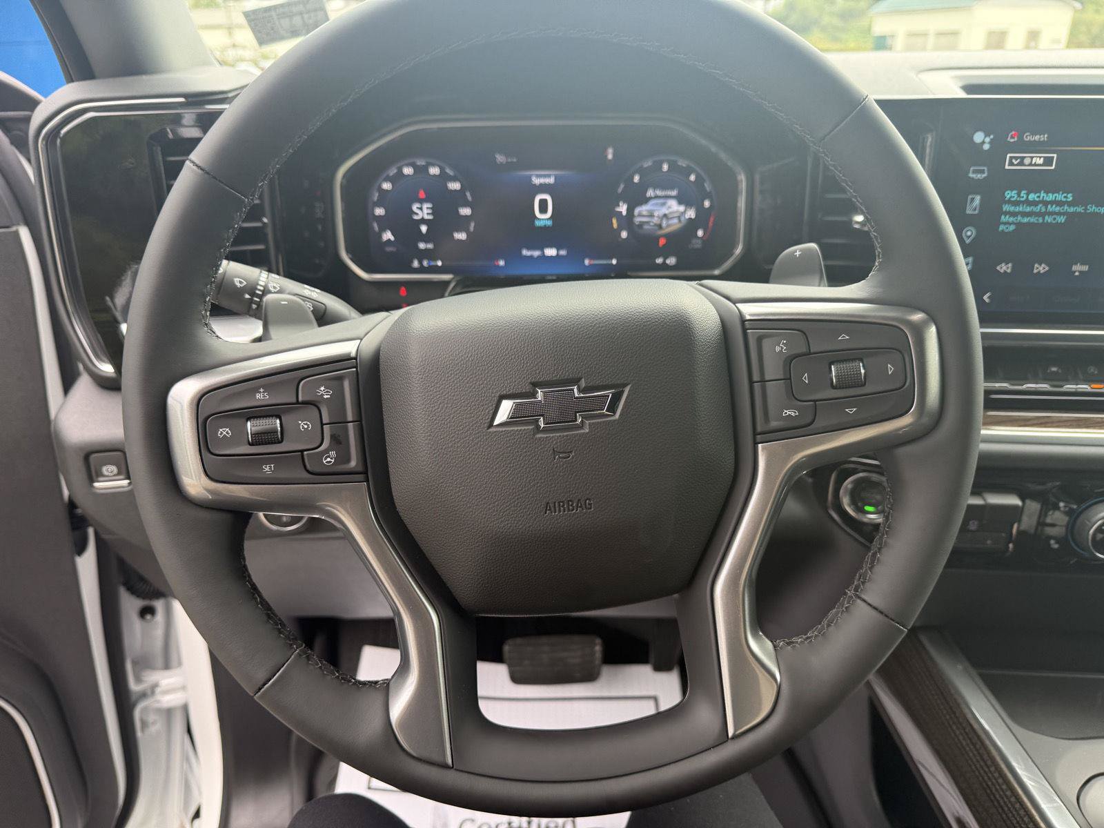 New 2026 Chevrolet Silverado 1500 RST w/ Redline Edition AWD/4WD image 11