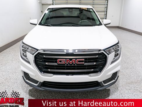 Used 2022 GMC Terrain SLE image 7