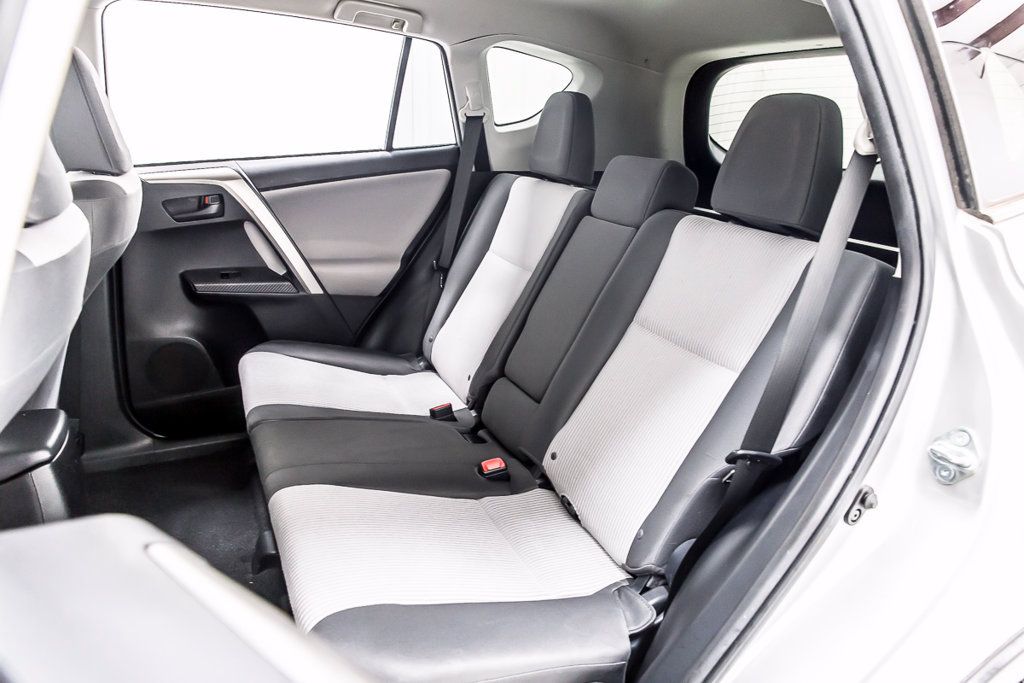 Used 2014 Toyota RAV4 LE FWD image 31