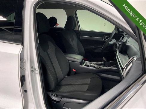 Used 2024 Kia Sorento LX FWD image 9
