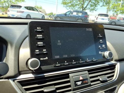 Used 2018 Honda Accord LX image 14