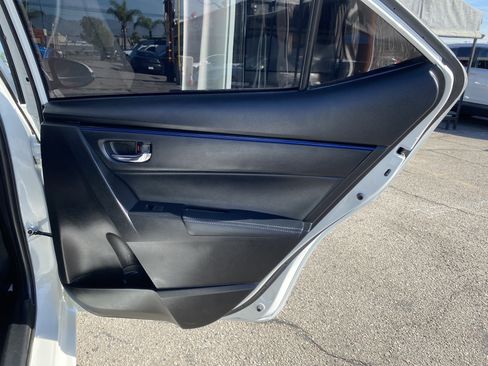 Used 2017 Toyota Corolla SE image 18