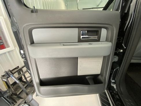 Used 2014 Ford F150 XLT w/ XLT Chrome Package AWD/4WD image 13