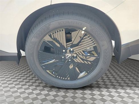 New 2025 Nissan Murano SV image 12