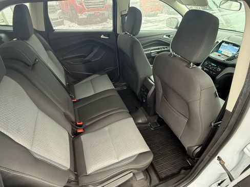 Used 2019 Ford Escape SE image 29