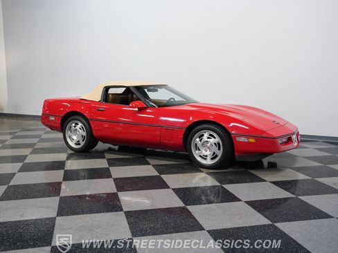 Used 1990 Chevrolet Corvette Convertible RWD image 17