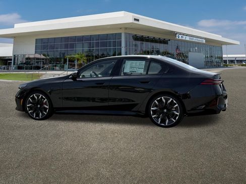 New 2026 BMW 550e xDrive w/ M Sport Professional Package image 7